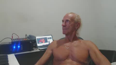 Snapshot of carlos2557 chatting on April 2026 11:50:01 PM carlos online show from April 2026 11:50:01 PM