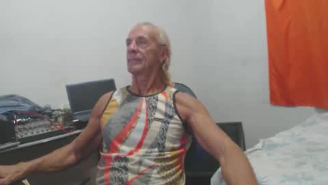 Snapshot of carlos2557 chatting on May 2026 03:15:01 AM carlos online show from May 2026 03:15:01 AM