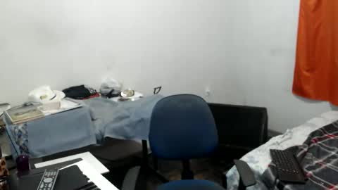 Snapshot of carlos2557 chatting on May 2026 01:57:16 AM carlos online show from May 2026 01:57:16 AM