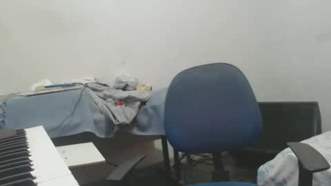 Snapshot of carlos2557 chatting on May 2026 01:14:02 AM carlos online show from May 2026 01:14:02 AM