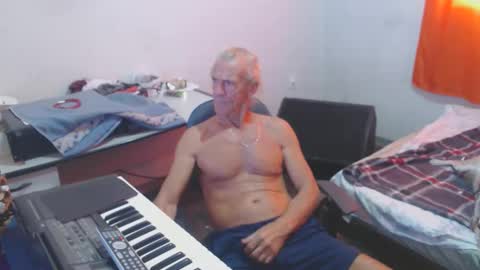 Snapshot of carlos2557 chatting on May 2026 03:08:01 PM carlos online show from May 2026 03:08:01 PM