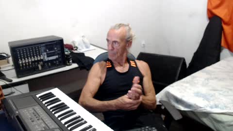 carlos online show from July 2026 12:51:01 AM