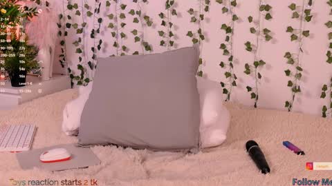 Carly online show from January 2025 04:15:01 AM