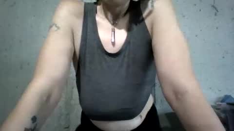 Snapshot of carlysmiles chatting on January 2025 03:28:02 PM Carly Smiles online show from January 2025 03:28:02 PM