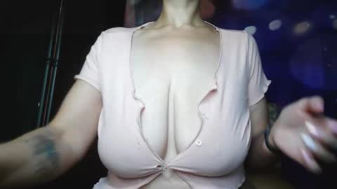 Snapshot of carlysmiles chatting on October 2025 10:05:02 AM Carly Smiles online show from October 2025 10:05:02 AM