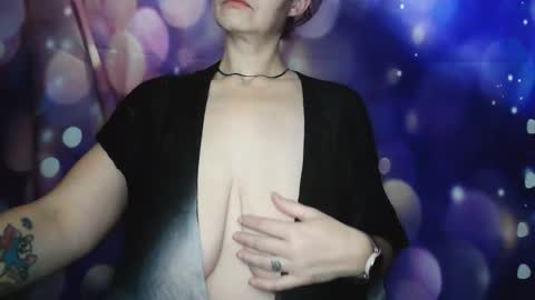 Snapshot of carlysmiles chatting on November 2025 10:58:01 AM Carly Smiles online show from November 2025 10:58:01 AM