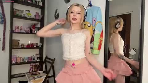 Elina online show from June 2026 09:21:02 PM