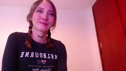 Snapshot of carmennrusso chatting on February 2025 12:21:02 AM carmennrusso online show from February 2025 12:21:02 AM