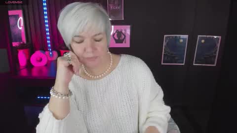 Carmen online show from October 2025 09:06:01 PM