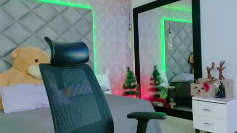 caro_adams1 online show from January 2026 12:10:01 PM