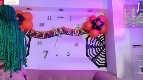 Snapshot of caro_fisher chatting on October 2025 12:42:02 PM Caro Fisher online show from October 2025 12:42:02 PM