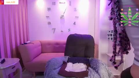 Snapshot of caro_fisher chatting on December 2025 12:43:02 PM Caro Fisher online show from December 2025 12:43:02 PM