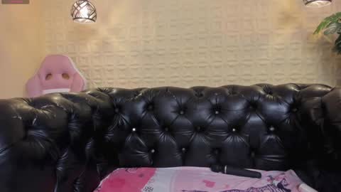 carolina online show from September 2025 02:11:02 AM