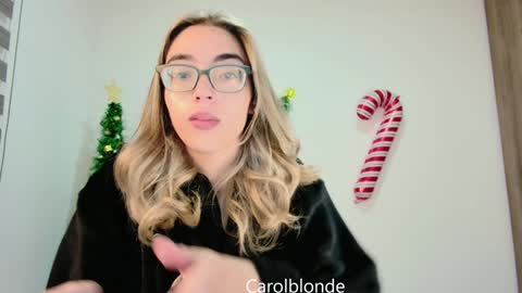 Snapshot of carolblonde chatting on December 2024 04:17:02 AM Char online show from December 2024 04:17:02 AM