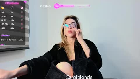 Snapshot of carolblonde chatting on February 2025 05:47:01 AM Char online show from February 2025 05:47:01 AM