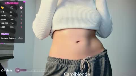 Snapshot of carolblonde chatting on February 2025 06:15:02 AM Char online show from February 2025 06:15:02 AM