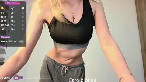 Snapshot of carolblonde chatting on February 2025 03:36:02 AM Char online show from February 2025 03:36:02 AM