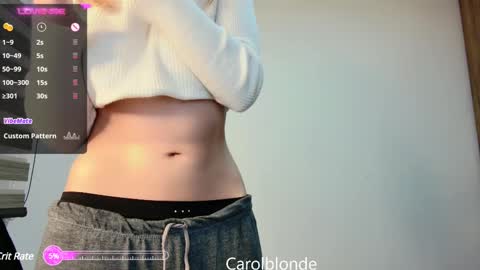 Snapshot of carolblonde chatting on February 2025 06:40:01 AM Char online show from February 2025 06:40:01 AM