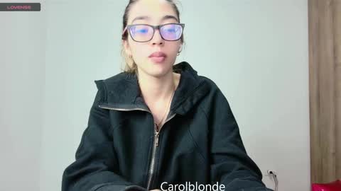 Snapshot of carolblonde chatting on March 2025 01:05:01 AM Char online show from March 2025 01:05:01 AM