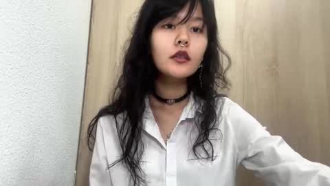 Kim online show from November 2025 01:20:01 PM