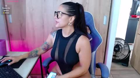 Snapshot of carolgoddess chatting on June 2026 02:43:02 PM Carol online show from June 2026 02:43:02 PM