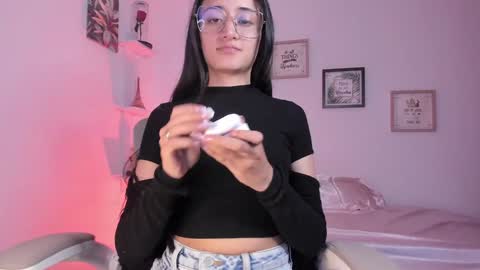 Snapshot of caroliine__ chatting on February 2025 08:42:02 PM Caroline online show from February 2025 08:42:02 PM