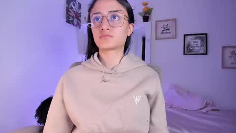 Snapshot of caroliine__ chatting on February 2025 08:20:02 PM Caroline online show from February 2025 08:20:02 PM