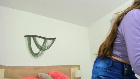 Carolina online show from November 2025 12:28:01 PM