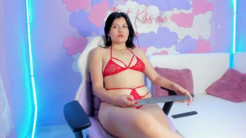 Carolina  online show from January 2025 12:15:01 PM