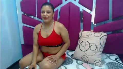 carolina suarez online show from April 2026 01:44:01 AM