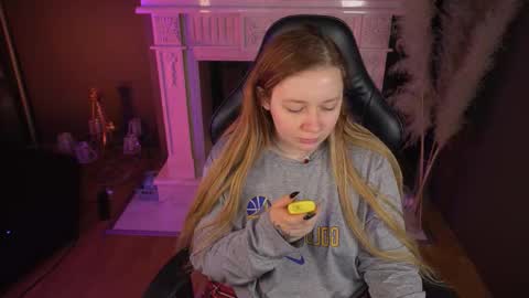 Snapshot of carolina_winter chatting on February 2026 05:34:02 AM Mira online show from February 2026 05:34:02 AM