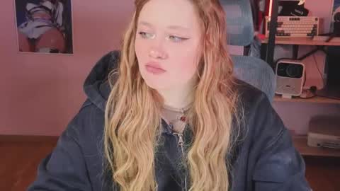 Snapshot of carolina_winter chatting on February 2026 05:08:02 AM Mira online show from February 2026 05:08:02 AM