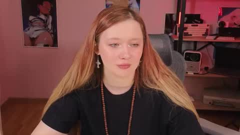 Snapshot of carolina_winter chatting on February 2026 05:28:02 AM Mira online show from February 2026 05:28:02 AM