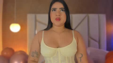 carolinaa_suarez online show from October 2025 11:19:01 AM