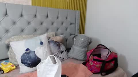 Carolina online show from February 2025 09:31:01 PM