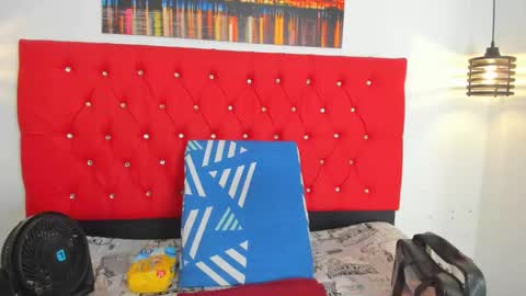 Carolina online show from September 2025 04:20:02 PM