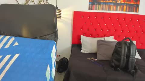 Carolina online show from September 2025 04:45:01 PM