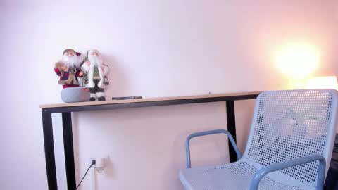  Caroline  online show from January 2026 11:37:02 AM