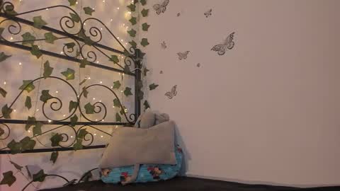 caroline_millerr online show from November 2025 07:08:01 AM