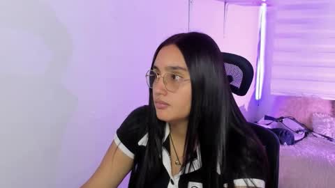 caroline_rodriguez_9 online show from January 2026 07:07:02 PM