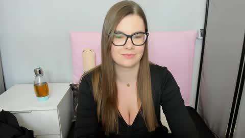 CarolineAmore online show from May 2026 02:44:02 PM