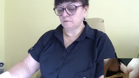 Snapshot of carolinedream_ chatting on September 2025 06:13:02 AM CarolineDream online show from September 2025 06:13:02 AM