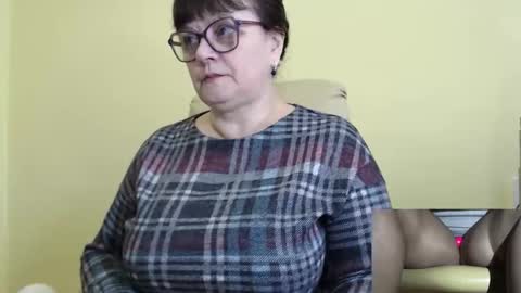 Snapshot of carolinedream_ chatting on October 2025 06:50:02 AM CarolineDream online show from October 2025 06:50:02 AM