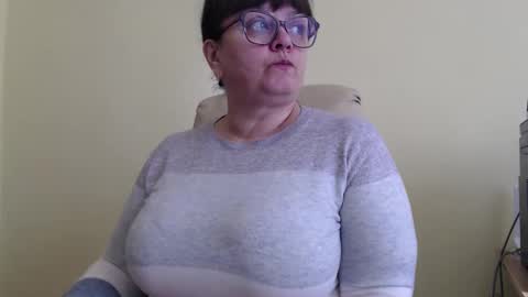 Snapshot of carolinedream_ chatting on October 2025 07:10:02 AM CarolineDream online show from October 2025 07:10:02 AM