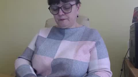 Snapshot of carolinedream_ chatting on November 2025 08:24:01 AM CarolineDream online show from November 2025 08:24:01 AM