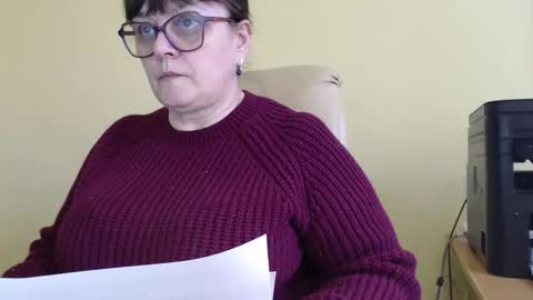 Snapshot of carolinedream_ chatting on November 2025 07:31:01 AM CarolineDream online show from November 2025 07:31:01 AM