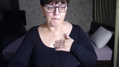 Snapshot of carolinedream_ chatting on November 2025 05:31:01 PM CarolineDream online show from November 2025 05:31:01 PM