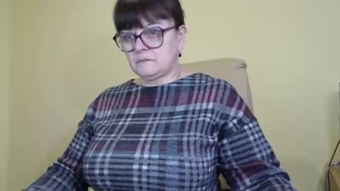 Snapshot of carolinedream_ chatting on November 2025 06:24:01 AM CarolineDream online show from November 2025 06:24:01 AM