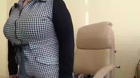 Snapshot of carolinedream_ chatting on November 2025 07:19:01 AM CarolineDream online show from November 2025 07:19:01 AM