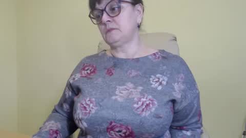 Snapshot of carolinedream_ chatting on November 2025 06:36:02 AM CarolineDream online show from November 2025 06:36:02 AM